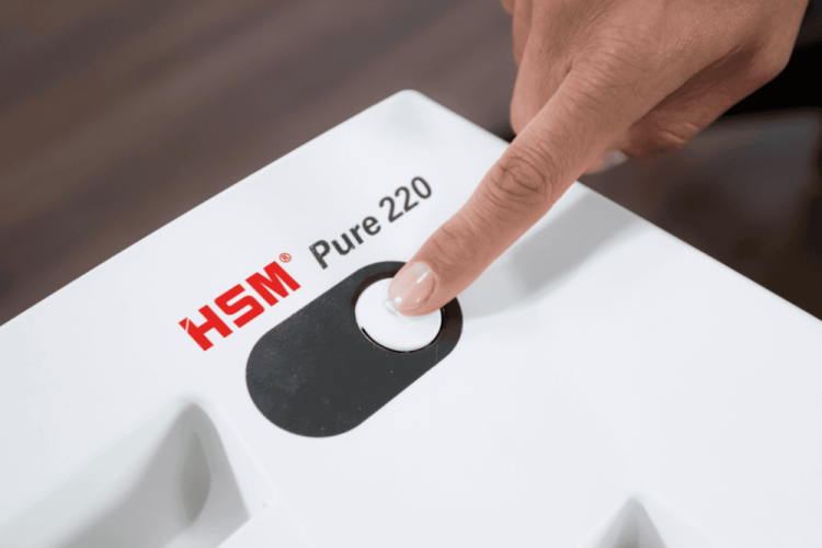 Aktenvernichter HSM Pure 220 P-4, 4x25mm, 7 Blatt, 20l, Kreditkarte, Heftklammern Aktenvernichter HSM Pure 220 P-4, 4x25mm, 7 Blatt, 20l, Kreditkarte, Heftklammern