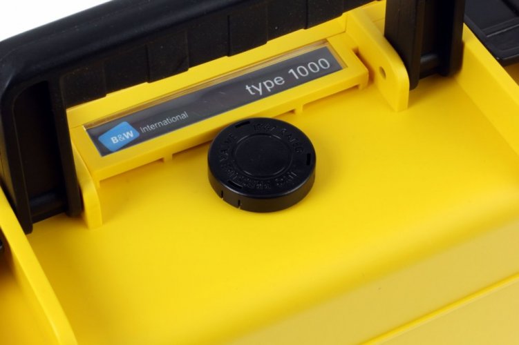 B&W Outdoor Koffer Typ 1000 mit Schaumstoff Gelb