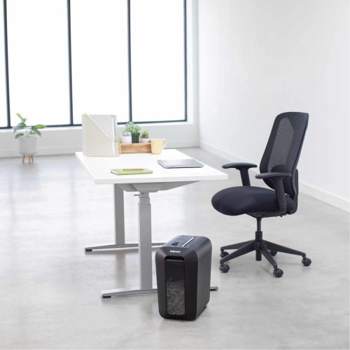 Aktenvernichter Fellowes LX 65 P-4, Querschnitt 4x40mm, 10 Blatt, 22l, Kreditkarte, schwarz Aktenvernichter Fellowes LX 65 P-4, Querschnitt 4x40mm, 10 Blatt, 22l, Kreditkarte, schwarz