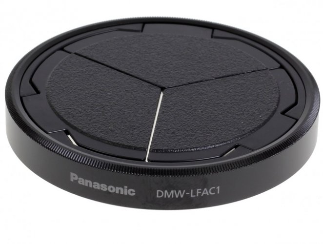Panasonic DMW-LFAC1 schwarz automatischer Objektivdeckel