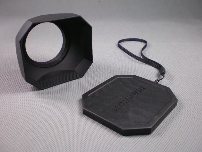 Sluneční clona pro kameru 30mm včetně krytky