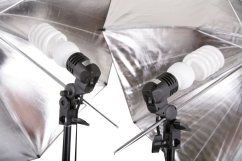 Set trvalých světel s deštníky 2x 180W