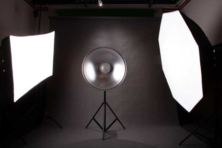 Beauty dish 70cm s voštinou pro systém Bowens, stříbrný