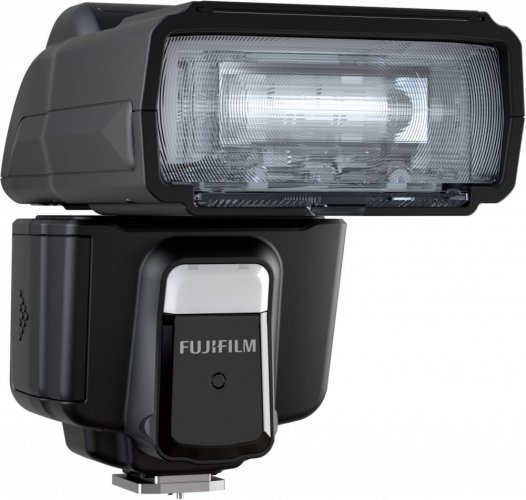 Fujifilm EF-60 kompaktní rádiově řízený systémový blesk