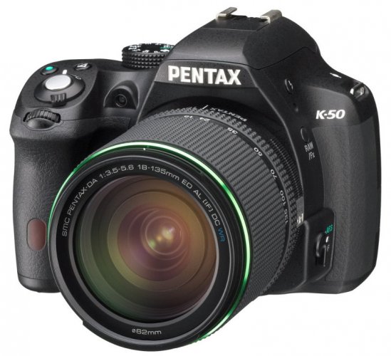 Pentax K-50 + DA 18-135mm f/3.5-5.6 AL IF DC WR (Schwarz)