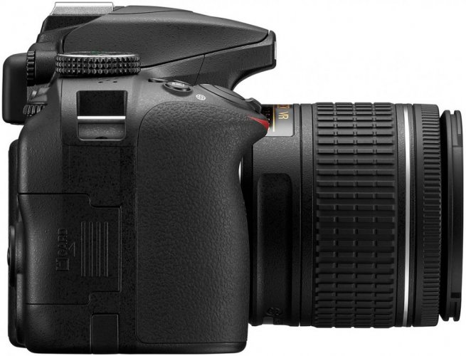 Nikon D3400 - telo