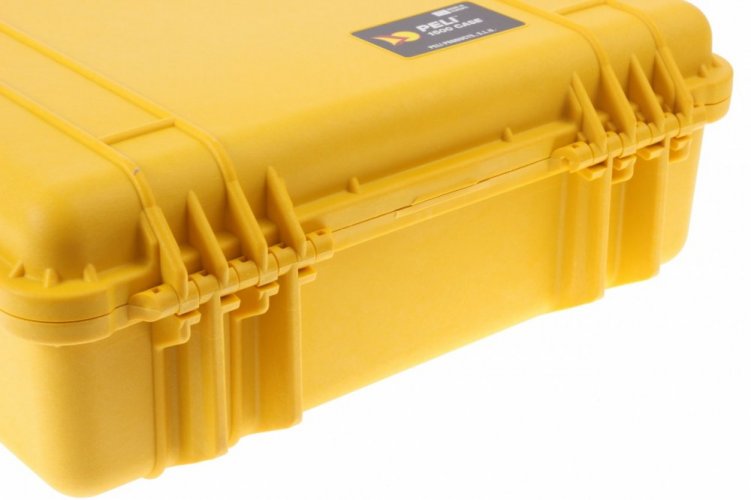 Peli™ Case 1500 Suitcase with Foam (Yellow)