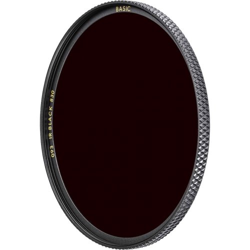 B+W 62mm infračervený filtr IR černo červený 830 BASIC (093)