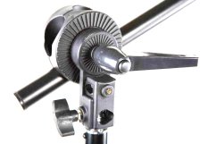Pipe coupling for mounting on a studio pin