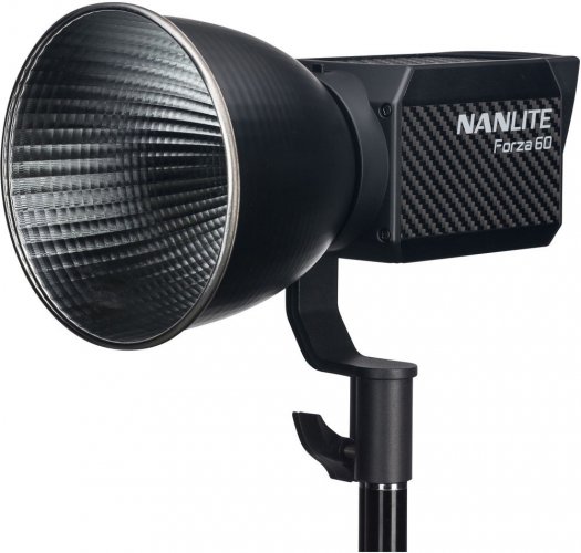 Nanlite Forza 500 mit Forza 60 und Fresnellinse