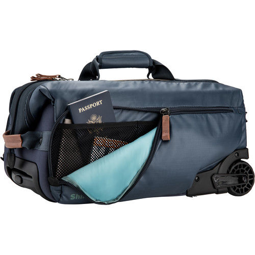 Shimoda Explore Carry-On Roller V1 | vnitřní rozměry 30 × 45 × 20 cm | boční kapsy | hmotnost 3,4 kg | modrá