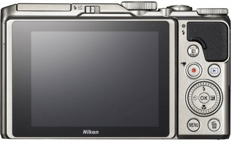 Nikon Coolpix A900 strieborný