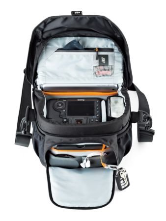 Lowepro Nova 170 AW II černá