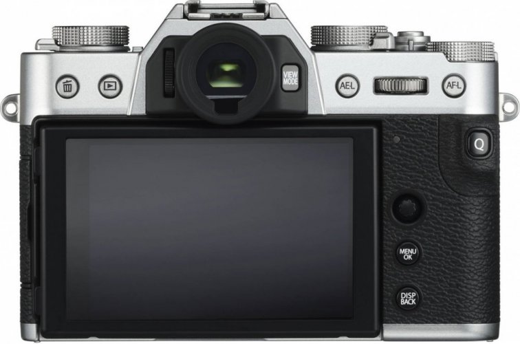 Fujifilm X-T30 + XC15-45mm Silber