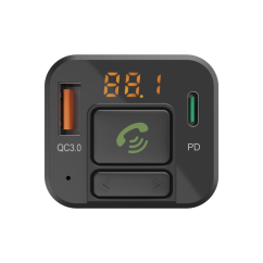 FM vysílač Hama s Bluetooth a funkcí hands-free, USB-A, USB-C