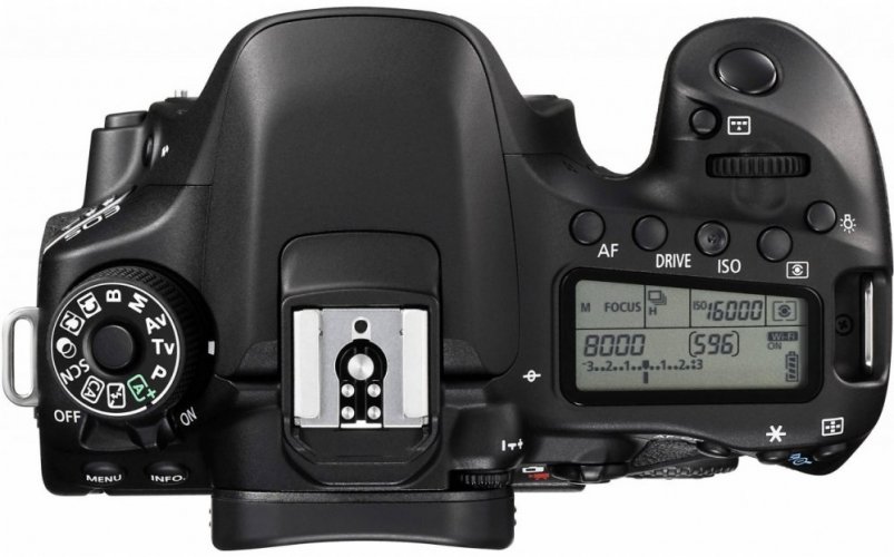 Canon EOS 80D (telo)
