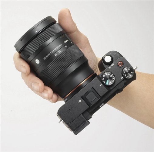 Sigma 28-70mm f/2,8 DG DN Contemporary pre Sony E