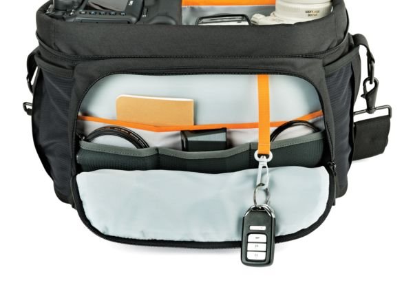 Lowepro Nova 200 AW II černá