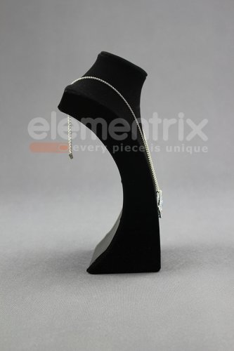 1x Dekolt na šperky výška 25cm, čierny (A185)