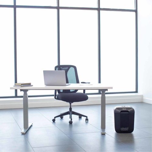 Aktenvernichter Fellowes LX 45 P-4, Kreuzschnitt 4x37mm, 8 Blatt, 17l, Kreditkarte, schwarz