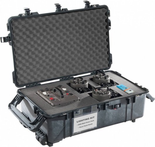 Peli™ Case 1670 Koffer mit Schaum (Schwarz)