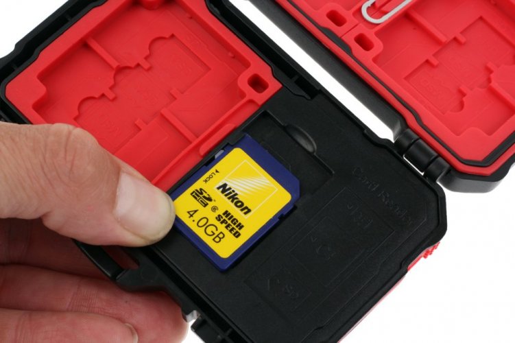 Bilora 2in1 Kartenleser USB 3.0 & Box für Speicherkarten CF, SD, microSD