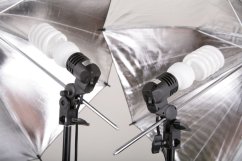 Set trvalých světel s deštníky 2x 180W