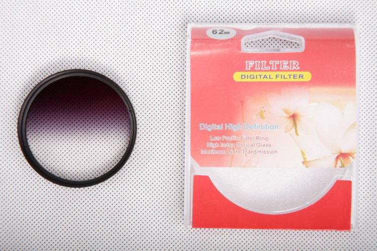 Šedý ND4 přechodový filtr 62mm (ND4PR62)