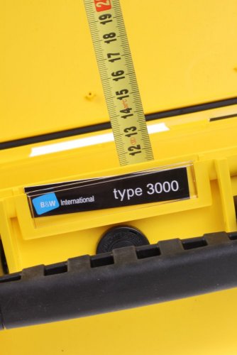 B&W Outdoor Case 3000, kufr s pěnou žlutý
