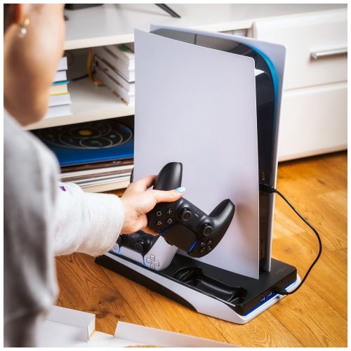 Dokovací stanice FIXED pro PlayStation 5 s chlazením a nabíjením pro dva ovladače DualSense, černo-bílá,
