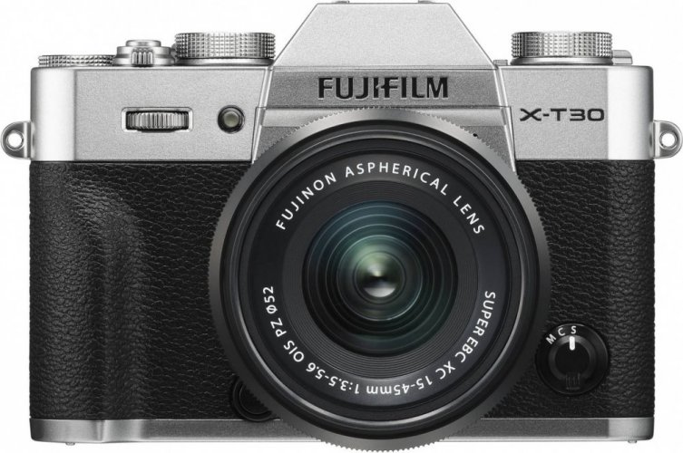 Fujifilm X-T30 + XC15-45mm Silber