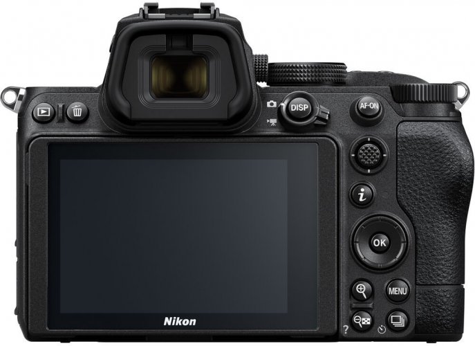 Nikon Z5 + 24-200mm VR