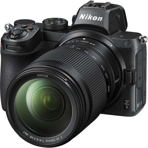 Nikon Z5 + 24-200mm VR