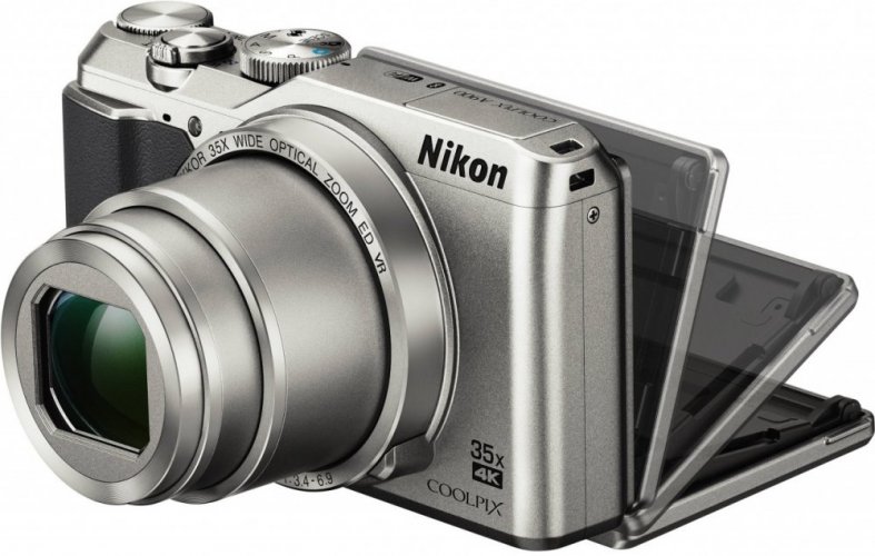 Nikon Coolpix A900 strieborný