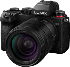 Panasonic Lumix S5D with S-R28200 F/4-7.1 KIT