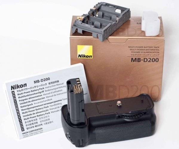 Nikon MB-D200 bateriový grip