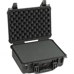 Peli™ Case 1450 Suitcase with Foam (Black)