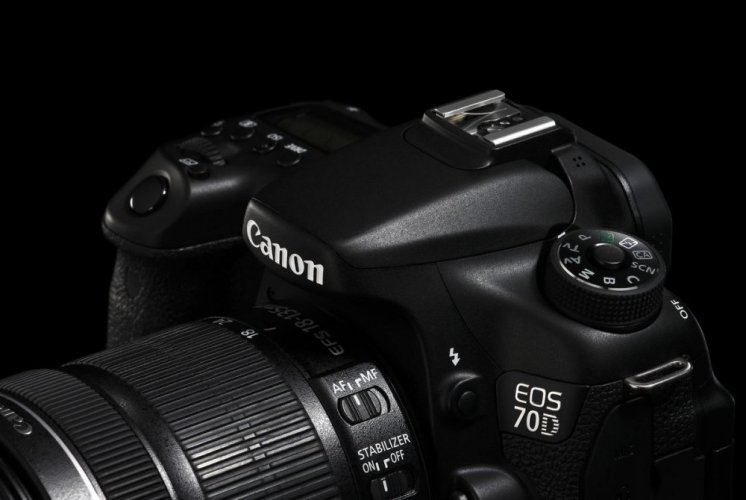 Canon EOS 70D (Body Only)