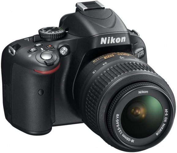 Nikon D5100 + 18-105VR