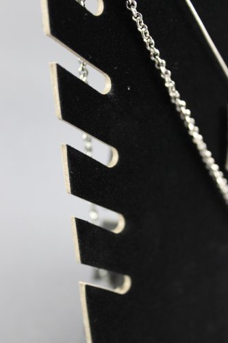 Dekolt, stojánek, stojan na šperky černý samet, DKP1 skládací (DKP1)