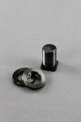 Šroub do sáněk blesku s 5/8″ závitem