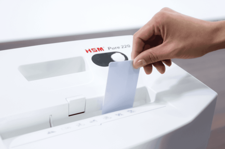 Aktenvernichter HSM Pure 220 P-4, 4x25mm, 7 Blatt, 20l, Kreditkarte, Heftklammern Aktenvernichter HSM Pure 220 P-4, 4x25mm, 7 Blatt, 20l, Kreditkarte, Heftklammern