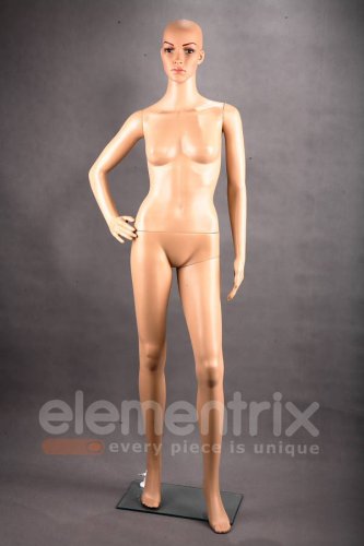 Figurína dámská, světlá barva kůže, výška 175cm