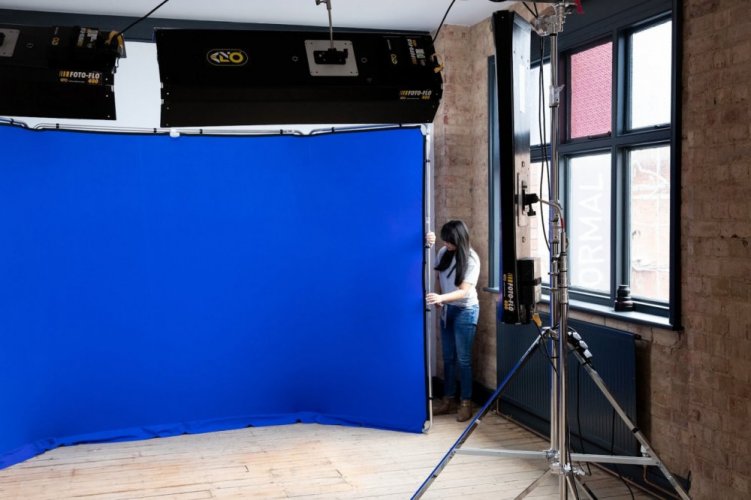 Lastolite panoramatické pozadí 4m chromatická klíčovací modrá s rámem