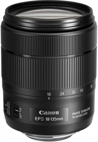 Canon EF-S 18-135mm f/3,5-5,6 IS USM