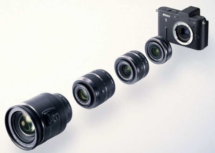 Nikon 1 VR 10-100mm f/4-5,6 bílý