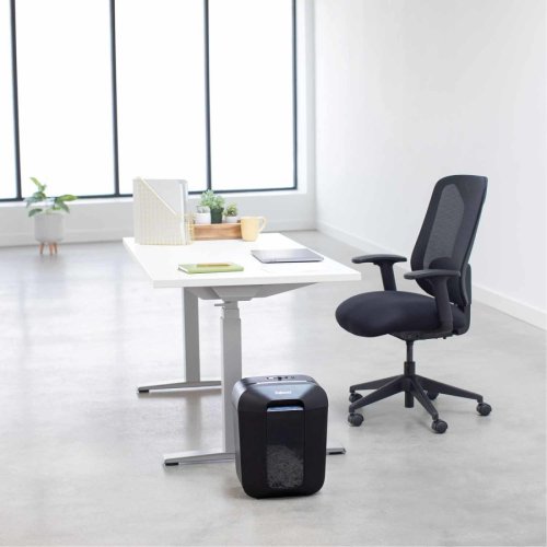 Aktenvernichter Fellowes LX 45 P-4, Kreuzschnitt 4x37mm, 8 Blatt, 17l, Kreditkarte, schwarz