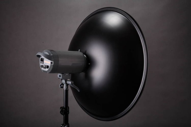 Beauty dish 70cm s voštinou pro systém Bowens, stříbrný