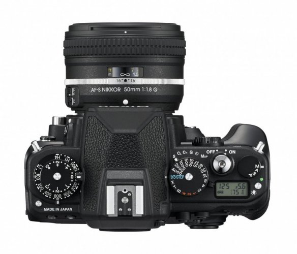 Nikon Df + 50mm f/1,8 G SE (Black)