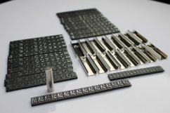3D cenovky stříbrné na šaty Kč (ESTR2)